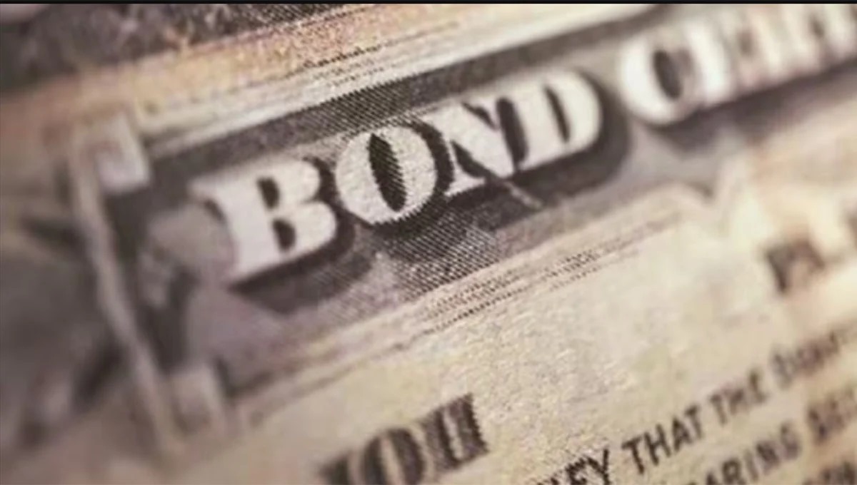 புதிதாக ஆட்சியமைக்க யாராவது கனவு கண்டால்  நாடு மீண்டும் வீழ்ச்சியடைவதை தடுக்க முடியாது –  பந்துல குணவர்தன.