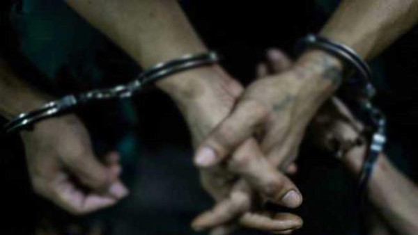 ஐஸ் போதைப்பொருளுடன் 8 பேர் யாழ். நகரப் பகுதிகளில் சிக்கினர்.