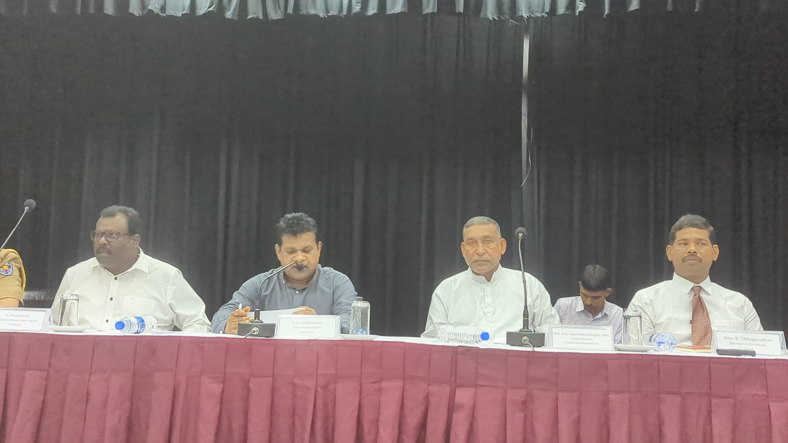 சீரற்ற காலநிலை குறித்து வவுனியாவில் விசேட ஒருங்கிணைப்புக் குழுக் கூட்டம்.