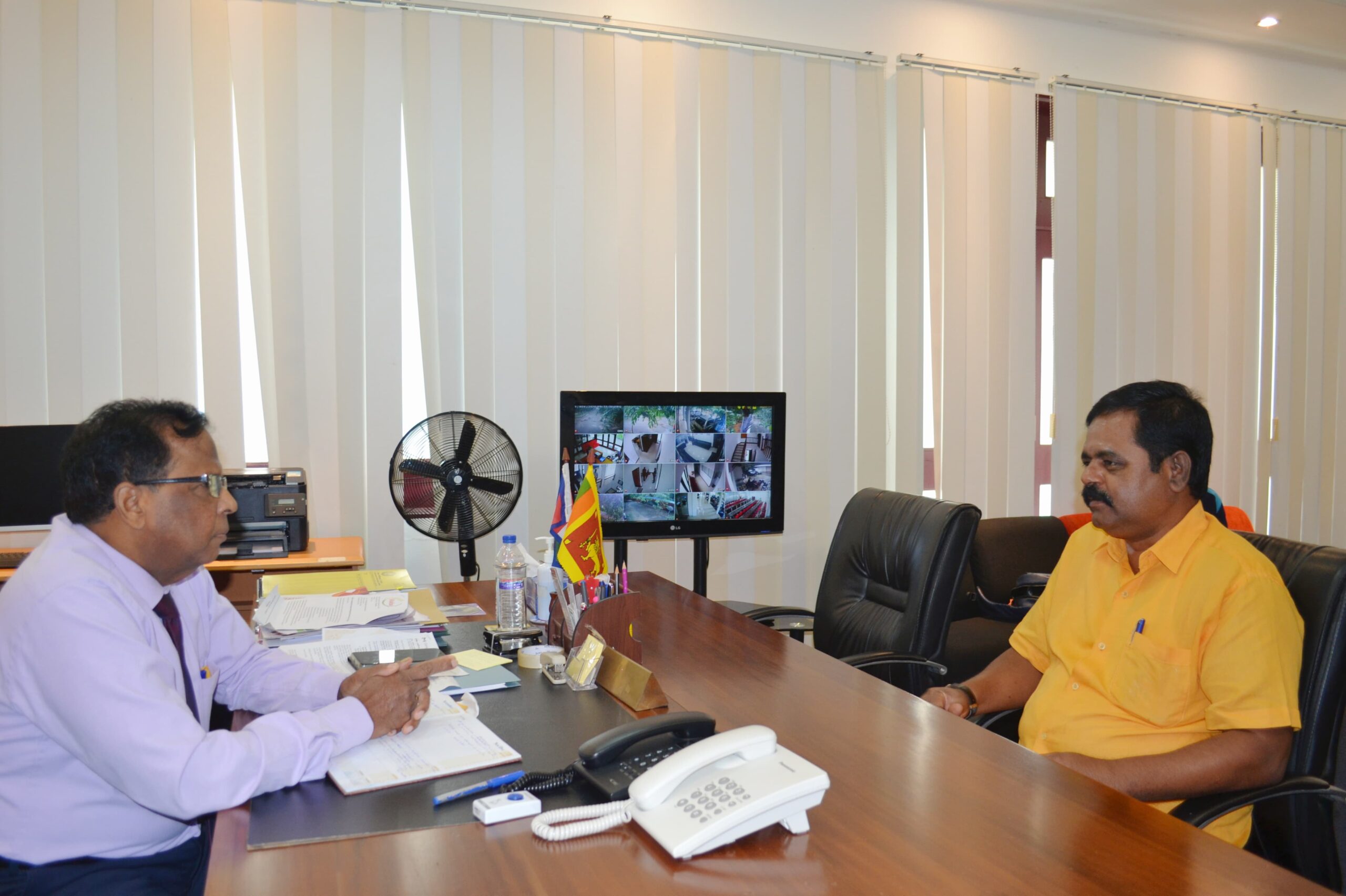 வடக்கின் வெள்ள அனர்த்தம் குறித்து ஆளுநருடன் சிறீதரன் எம்.பி. சந்திப்பு.