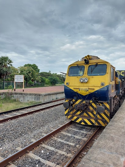 யாழில் புகையிரதத்தின் முன் பாய்ந்து உயிரை விட முயன்ற பெண்ணொருவர் படுகாயமடைந்த நிலையில் மருத்துவமனையில் அனுமதி.