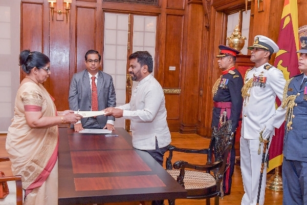 புதிய பிரதம நீதியரசராக உச்ச நீதிமன்ற நீதிபதி முர்து பெர்னாண்டோ நியமனம்.