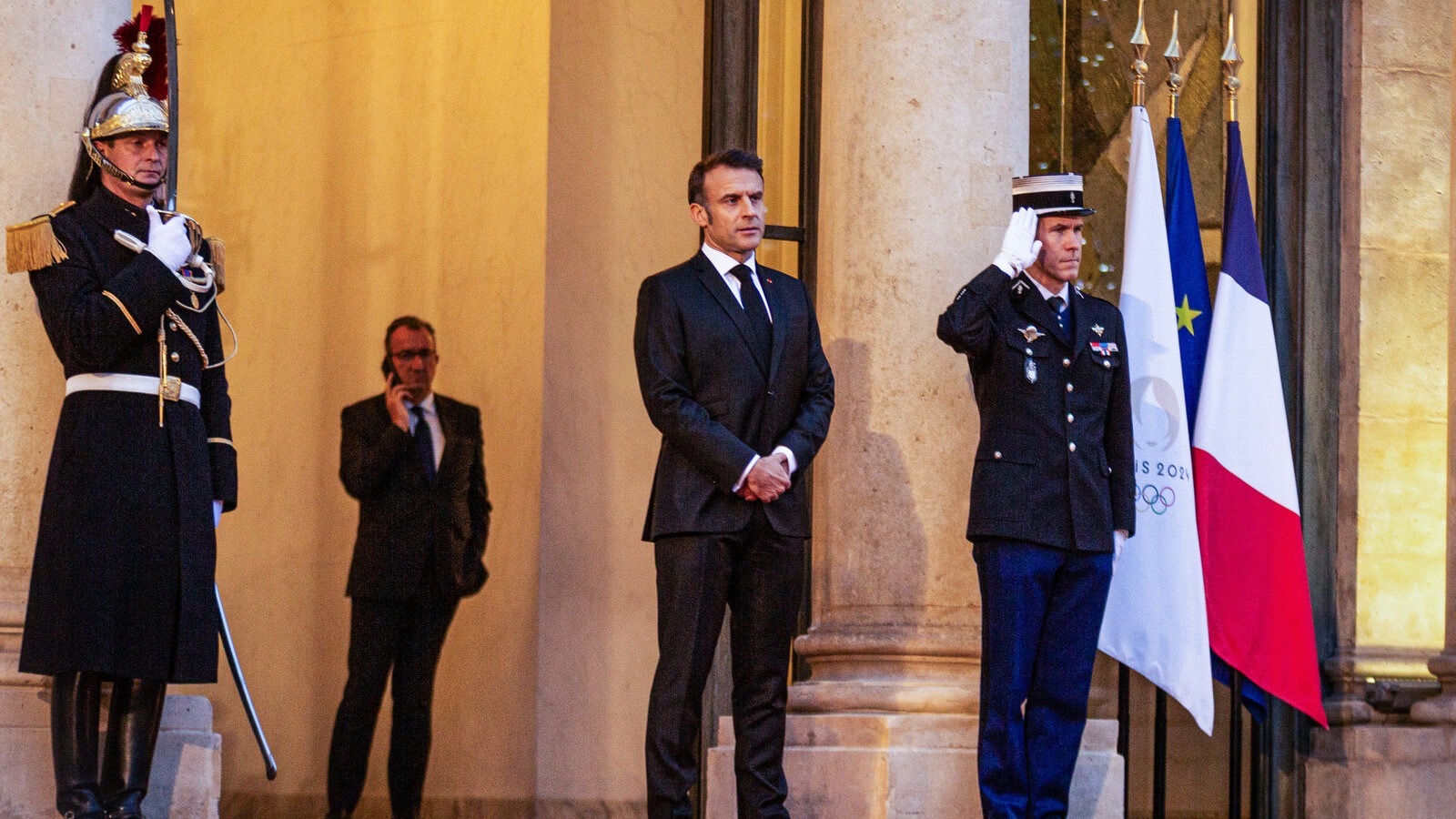 புதிய பிரெஞ்சு அரசு குறித்த அறிவிப்பு