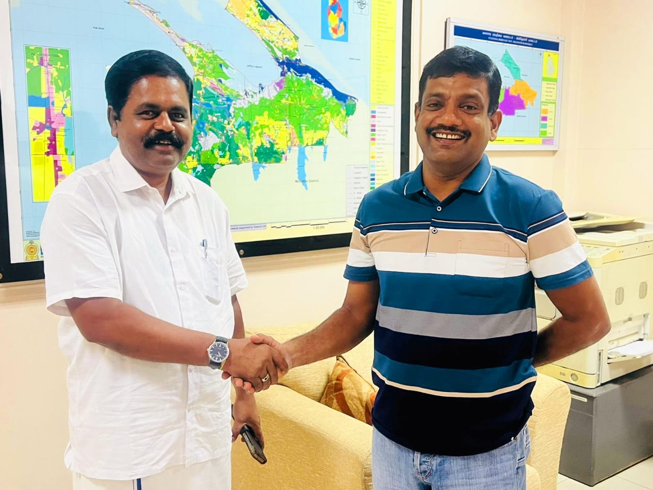 வெள்ளப் பேரிடர் பாதிப்பு தொடர்பில்  கிளிநொச்சி மாவட்ட அரச அதிபரை சந்தித்துக் கலந்துரையாடிய சிறீதரன்.