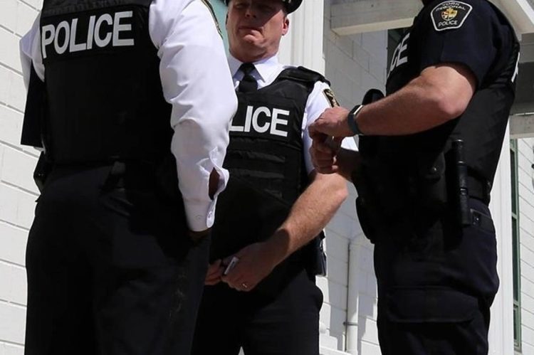 கனேடிய பொலிஸாரிடம் சிக்கிய ஆவா கும்பல் அஜந்தன்…கனடாவிலும் கொலை… கப்பம் ….