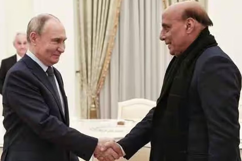 இந்திய-ரஷ்ய உறவு கடலைவிட ஆழமானது: புட்டினைச் சந்தித்த ராஜ்நாத் சிங் புகழாரம்.