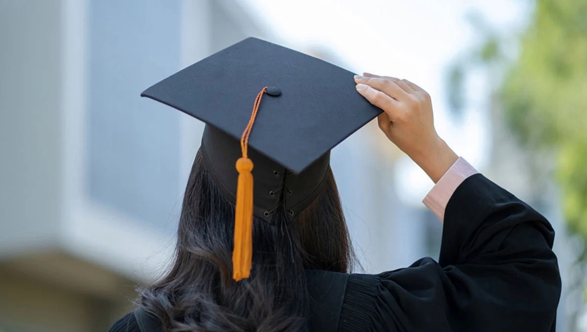 போலி பேராசிரியர்களுக்கு ஆப்பு : வெளியாகிறது பல்கலைக்கழக மானியங்கள் ஆணைக்குழுவின் சுற்றறிக்கை.