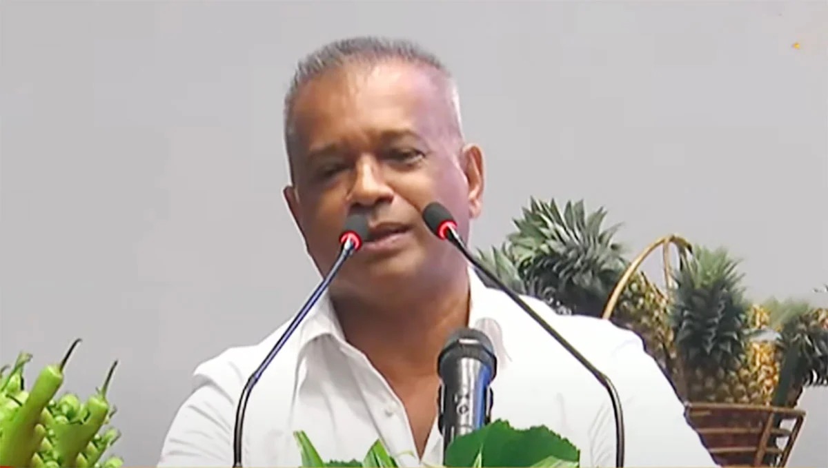 எனது கல்வித் தகுதி ‘லால்காந்த’.மட்டுமே ! வேறொன்றுமில்லை!!