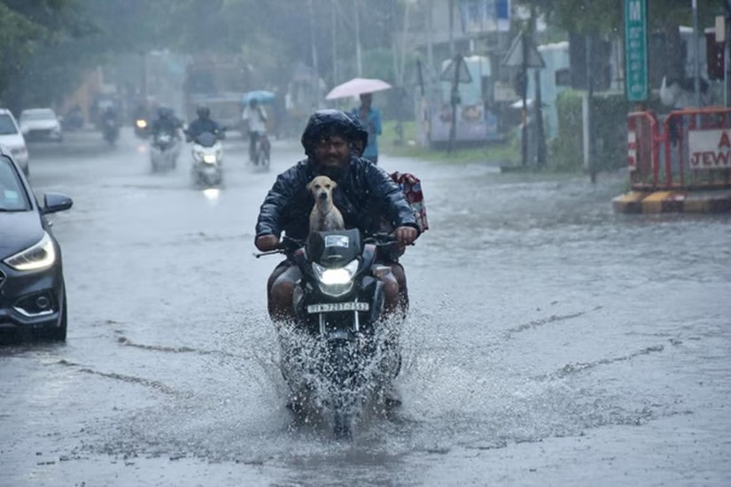 காற்றழுத்த தாழ்வுப் பகுதி; தமிழகத்துக்கு ஆரஞ்சு எச்சரிக்கை.