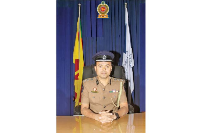 புதிய பொலிஸ் பேச்சாளர் புத்திக மனதுங்க நியமனம் .