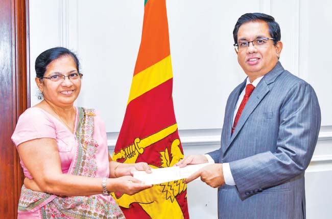 பெண்கள் மற்றும் குழந்தைகள் விவகார அமைச்சகத்தின் புதிய செயலாளராக கே.டி.ஆர்.ஒல்கா