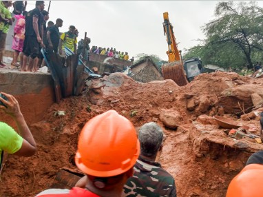 திருவண்ணாமலை நிலச்சரிவில் புதையுண்ட 7 பேரில் 4 பேரின் உடல்களும், 3 பேரின் உடல் பாகங்களும் மீட்பு!