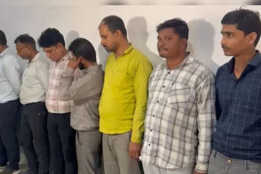 8-ம் வகுப்பு தேர்ச்சி பெற்றவர்களுக்கு மருத்துவப் பட்டம் –  குஜராத்தில் 14 போலி மருத்துவர்கள் கைது!