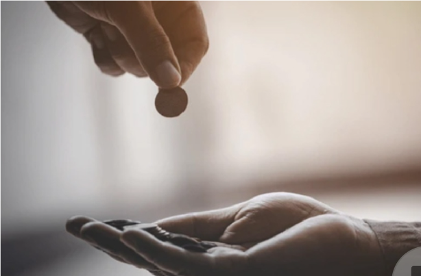 யாசகம் வழங்குவோர் மீது வழக்குப்பதிவு – மாவட்ட ஆட்சியர்