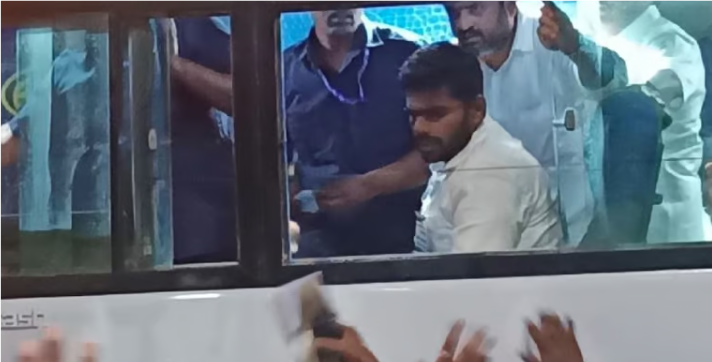 கோவையில் பாஜக மாநிலத் தலைவர் அண்ணாமலை, பாஜகவினர் கைது!