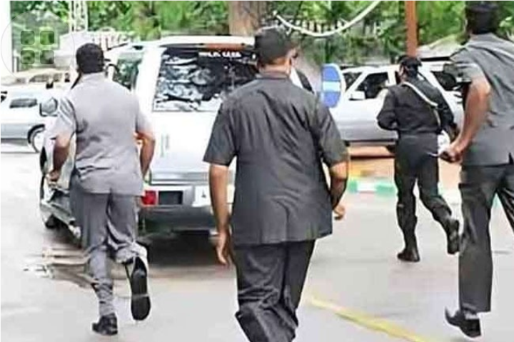 முன்னாள் ஜனாதிபதிகளின் பாதுகாப்பிலிருந்த முப்படையினர் நீக்கம்