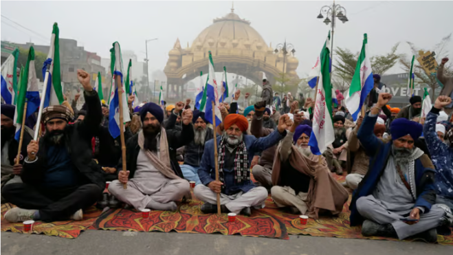 பஞ்சாபில் முழு அடைப்புப் போராட்டத்தில் ஈடுபட்டுள்ள விவசாயிகள்