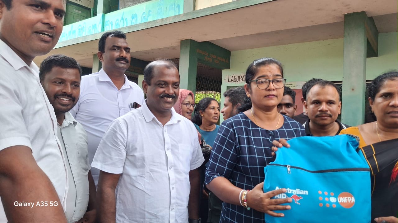 மகளிர் மற்றும் சிறுவர் விவகார அமைச்சர் சரோஜா சாவித்திரி போல்ராஜ் குழுவினர் மன்னார் விஜயம்.