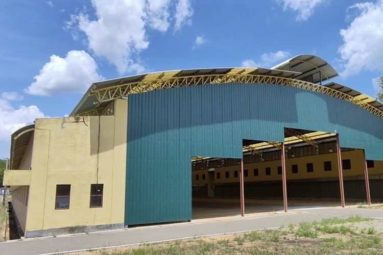 29 கோடி செலவில் நிர்மாணிக்கப்பட்ட வவுனியா சிறப்பு பொருளாதார நிலையம் கட்டி முடிக்கப்பட்டு 6 வருடங்களாகியும் மூடப்பட்டுள்ளது!