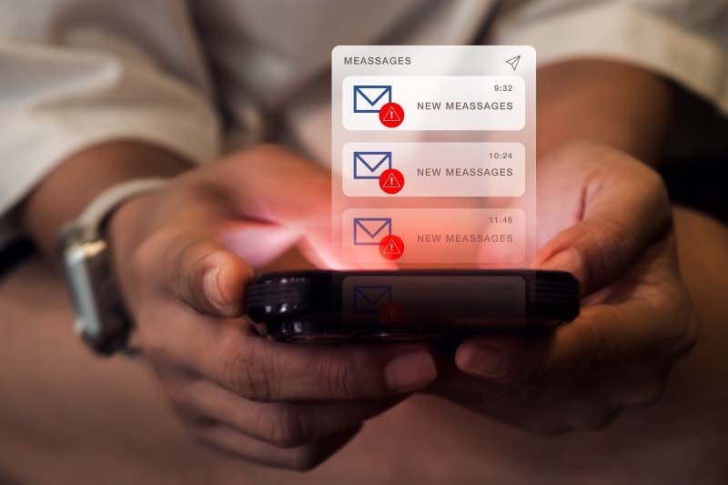 தனிப்பட்ட தகவல்களை போலியான குறுஞ்செய்திகளுக்கு கொடுக்காதீர்கள்! – தொலைத்தொடர்பு ஒழுங்குமுறை ஆணைக்குழு!