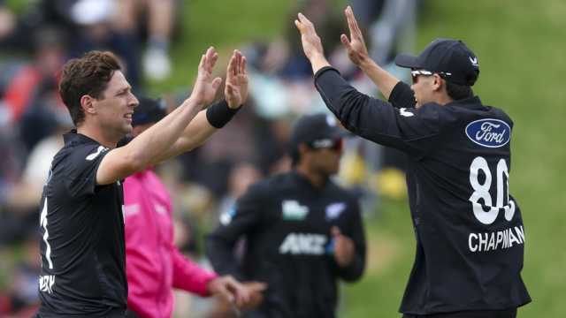 முதல் ஒருநாள் போட்டியில் இலங்கையை எளிதில் வீழ்த்திய நியூசிலாந்து.