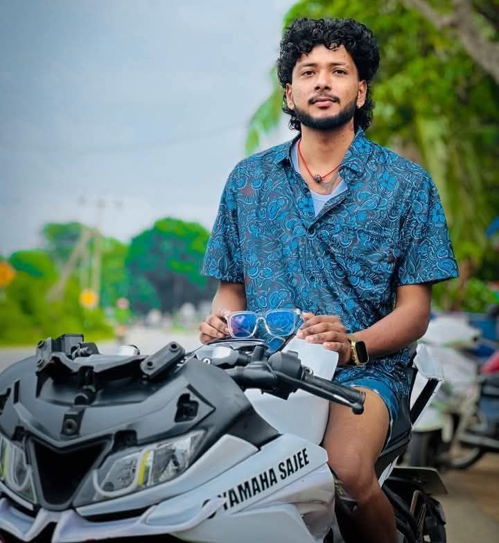 வடமராட்சி வல்லை விபத்தில் இளைஞர் ஒருவர்  பரிதாபமாக உயிரிழந்துள்ளார்.