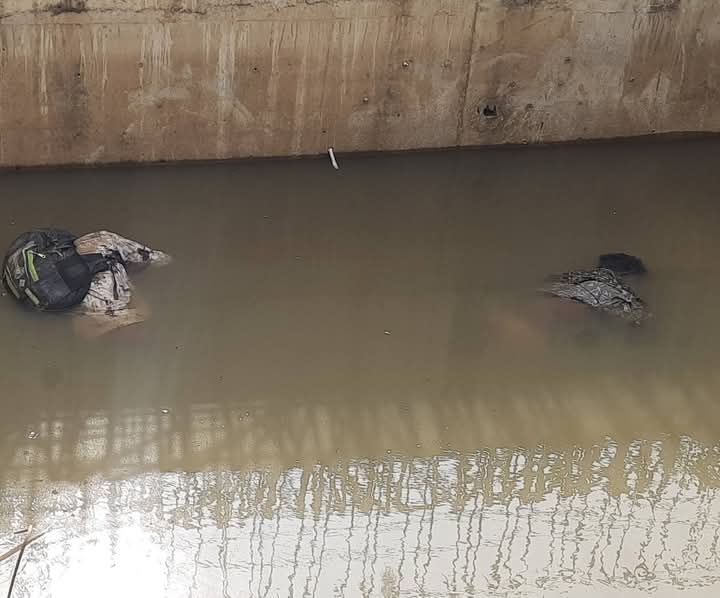 முல்லை பிரதான வீதியில் உள்ள புளியம்பொக்கணை பகுதியில் இனந்தெரியாத இருவரின் சடலங்கள்.