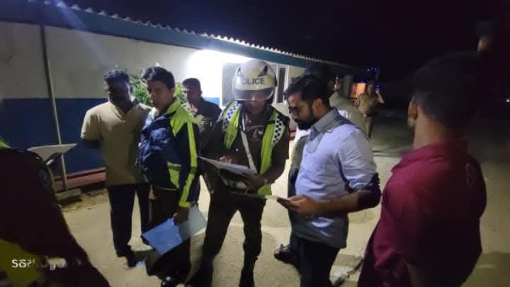 சட்டவிரோதமான முறையில் கண்டற் கற்களை ஏற்றிச் சென்ற பாரவூர்தியை வழிமறித்த தேசிய மக்கள் சக்தியின் பாராளுமன்ற உறுப்பினர்.