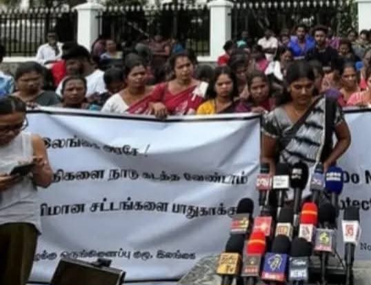 முல்லைத்தீவு கடலில் தஞ்சம் அடைந்த ரோஹிங்கியா அகதிகளை நாடுகடத்த வேண்டாம் என்பதை வலியுறுத்தி ஆர்ப்பாட்டம் முன்னெடுப்பு.