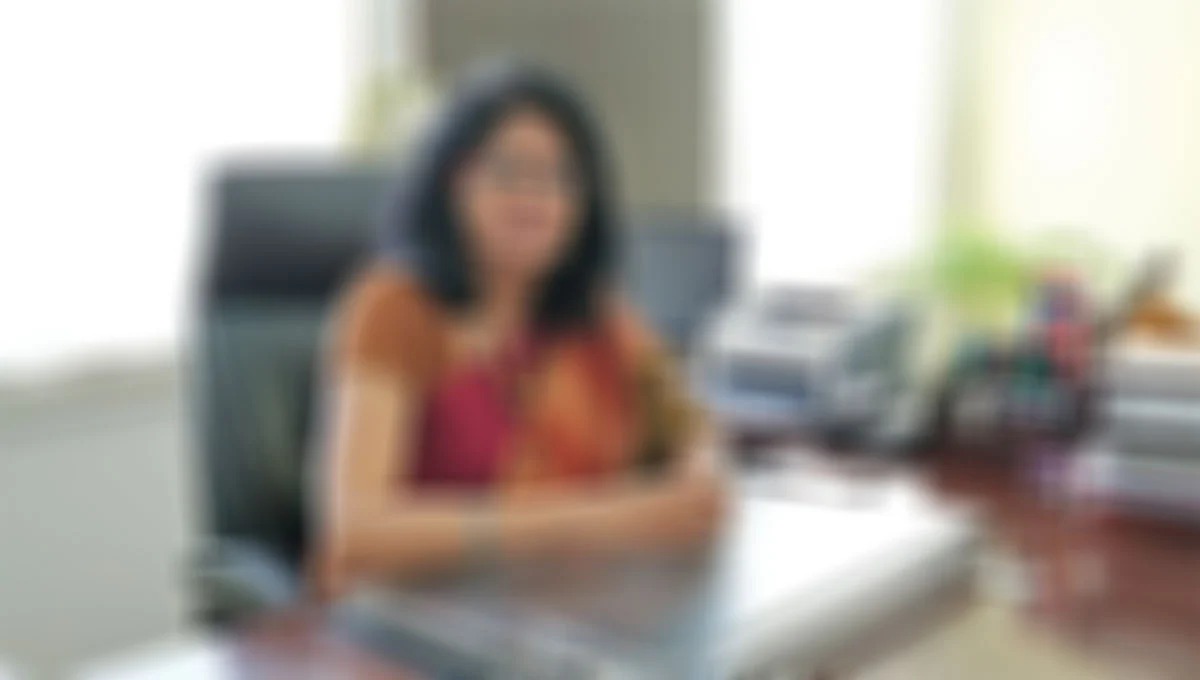 பிரபல பாடசாலை ஒன்றின் முதல்வர் அந்தப் பாடசாலையில் 25 வருடங்களாக …….