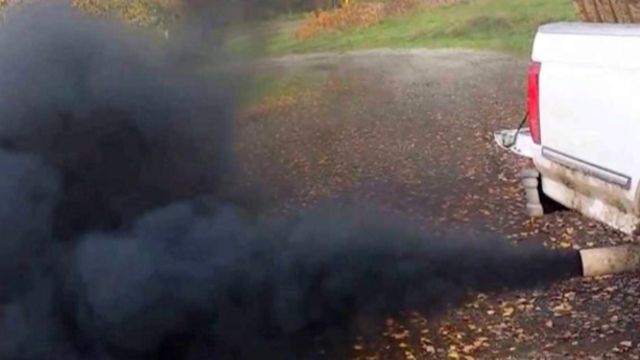 கருப்பு புகையை வெளியிடும் வாகனங்களை Black List பட்டியலில் சேர்க்க தயாராகிறது அரசு