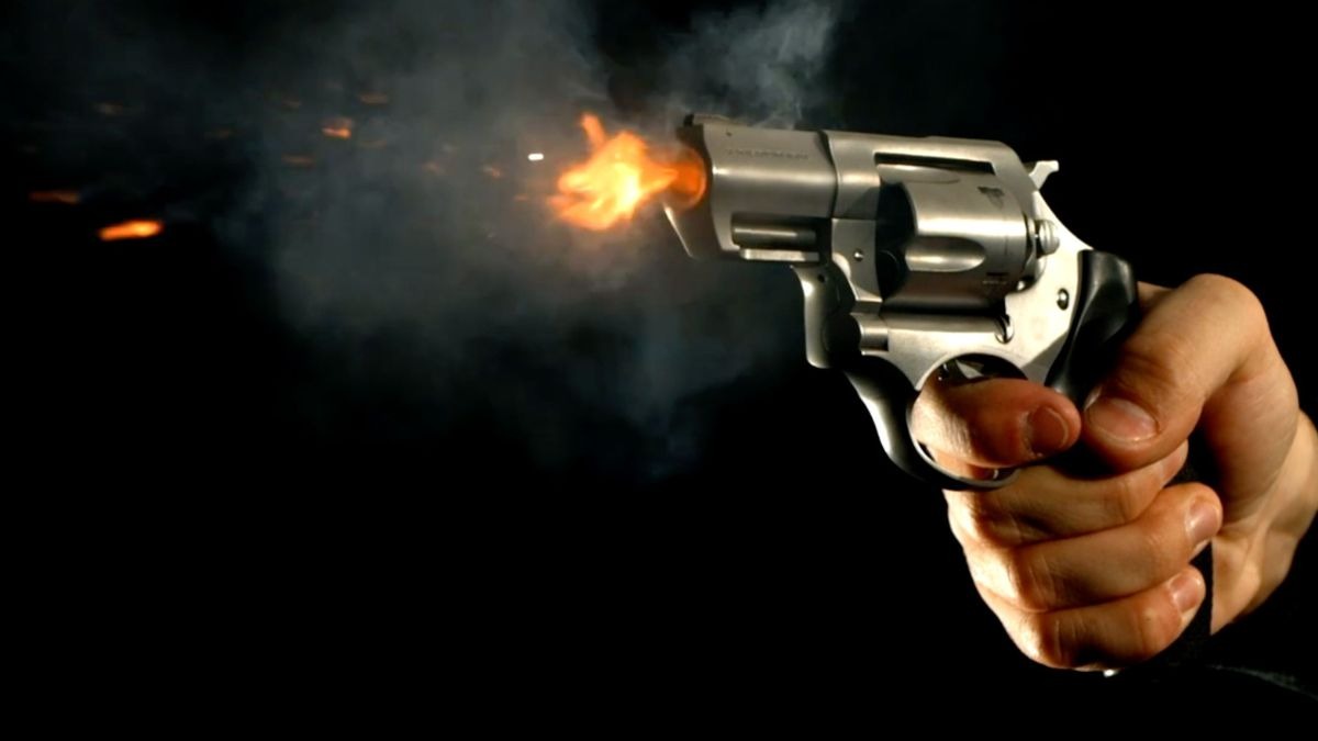 மன்னார் படுகொலையை திட்டமிட்டவர்களுக்கு சிவப்பு அறிவிப்புகள் ; துப்பாக்கிச் சூடு நடத்தியவர்களைப் பிடிக்க பொதுமக்களின் உதவி கோரப்பட்டுள்ளது.