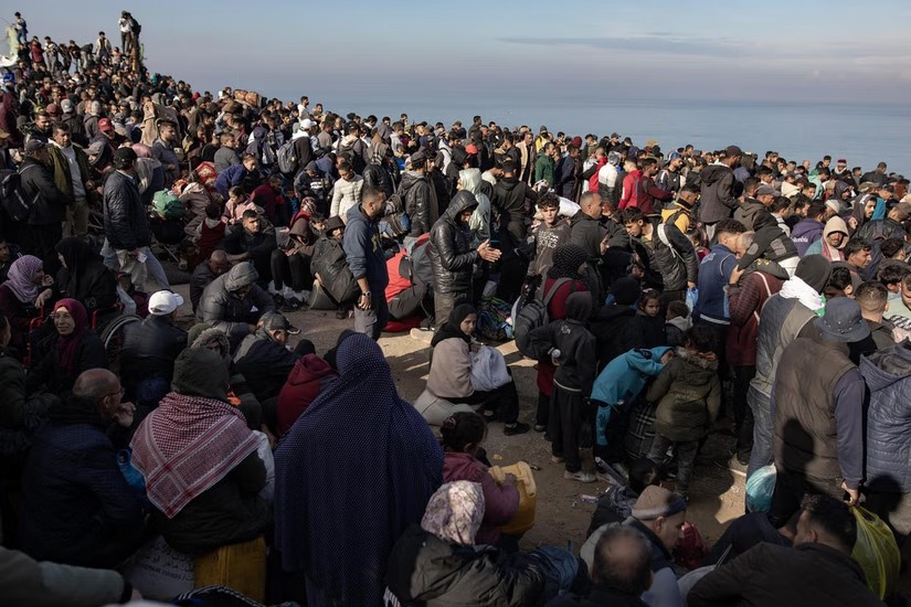 எல்லையை திறக்க இஸ்ரேல் மறுப்பு: பல்லாயிரம் பாலஸ்தீனர்கள் தவிப்பு