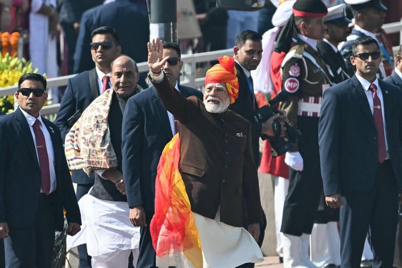 இந்திய குடியரசு தினக் கொண்டாட்டத்தில் ராணுவ அணிவகுப்பு (Video)