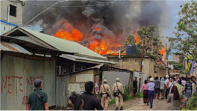 மணிப்பூர் மாநிலத்தின் மேற்கு இம்பால் மாவட்டத்தில் கிளர்ச்சியாளர்கள் தாக்குதல்!