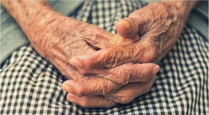 மகாராஷ்டிரத்தில் 30 ஆண்டுகள் கழித்து குடும்பத்தோடு இணைந்த மூதாட்டி