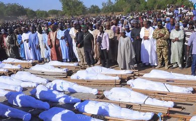 நைஜீரியாவில் விவசாயிகள் 40 பேர் சுட்டுக் கொல்லப்பட்ட சம்பவம் அதிர்ச்சியை ஏற்படுத்தியுள்ளது.