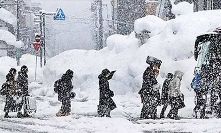 கடும் பனப்புயலில் சிக்கிய ஜப்பான் 12 பேர் உயிரிழப்பு.