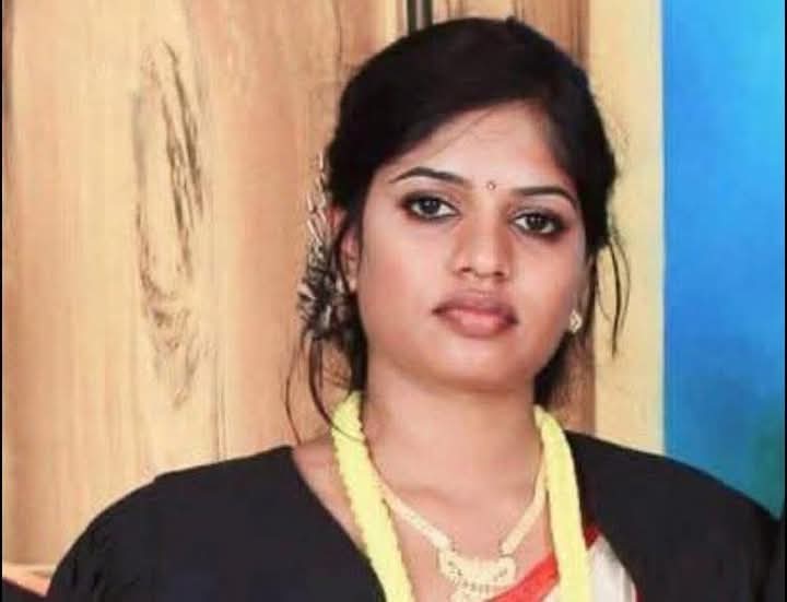 சாவகச்சேரி உதவி பிரதேச செயலாளர் தீயில் எரிந்த நிலையில் மரணம்!