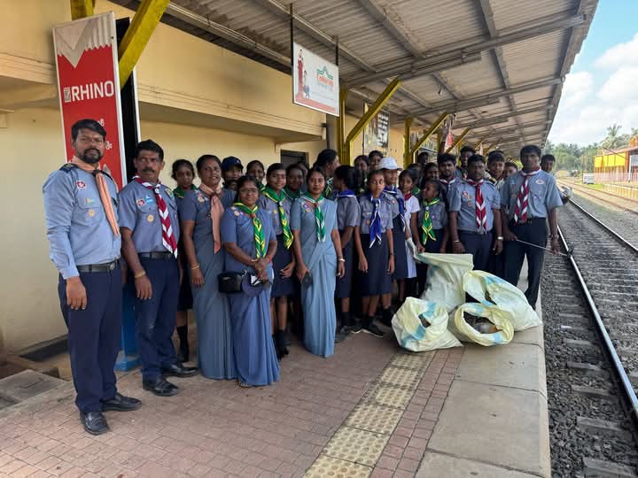 வவுனியா மாவட்ட சாரணர் சங்கத்தினரால் புகையிரத நிலையங்களை அழகுபடுத்தல் செயற்பாடு.