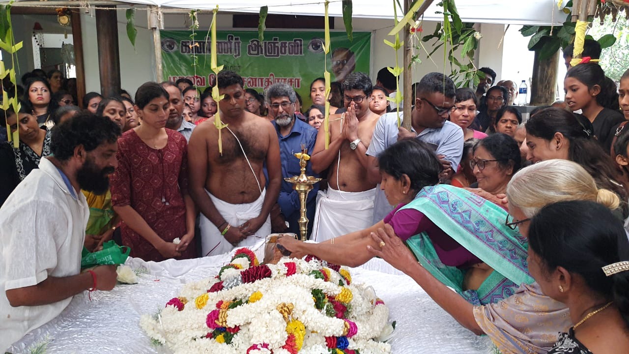 மாவை சேனாதிராஜாவின் இறுதிக் கிரியைகள் தற்போது இடம்பெற்று வருகின்றன.