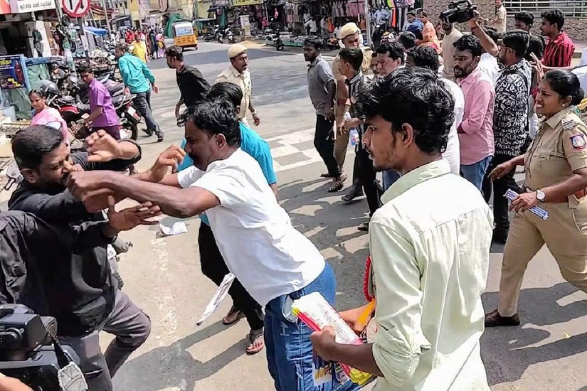 சீமான்- பெரியார் அமைப்பு இடையே மோதல்