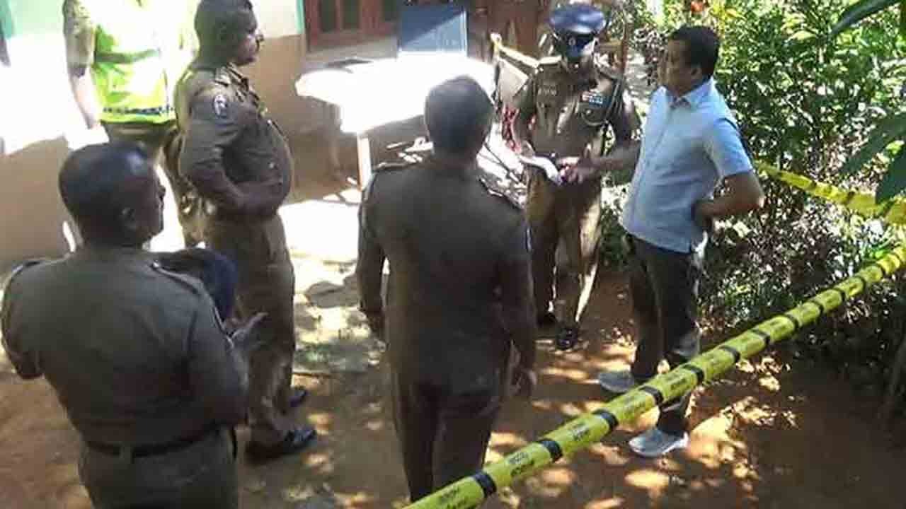 நாவலப்பிட்டியில் மனைவியை கொலை செய்த கணவன் பொலிஸில் சரண்