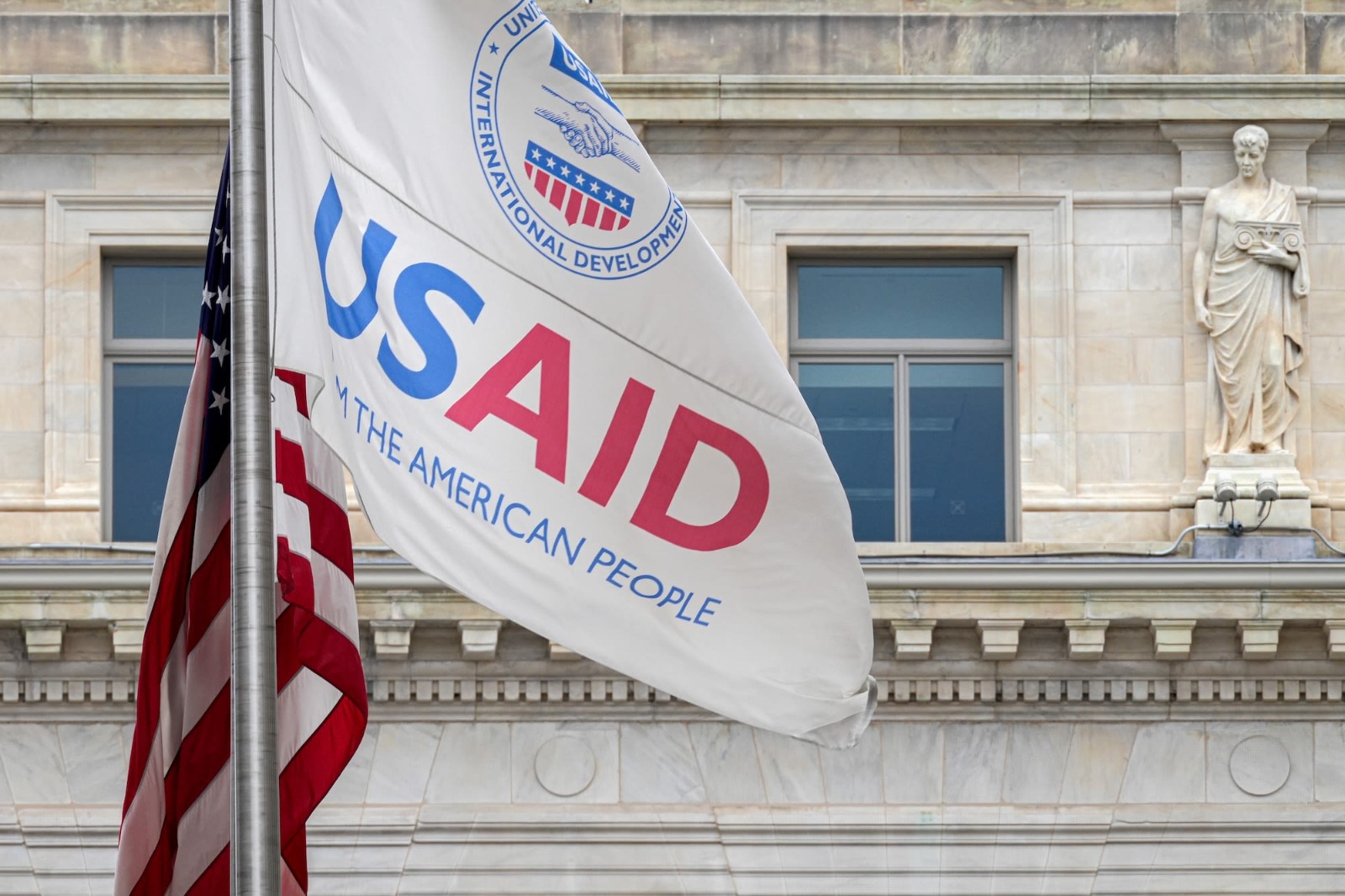 உலகெங்கிலும் உள்ள USAID ஊழியர்கள் திரும்ப அழைப்பு.