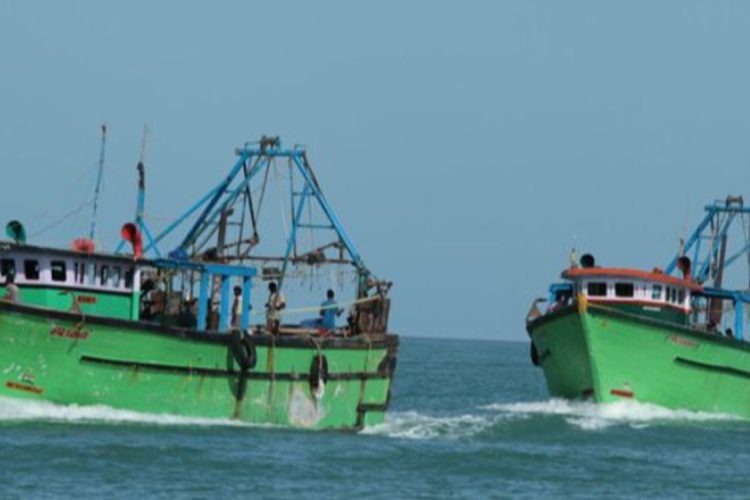 இந்திய மீனவர்களுக்கு அபராதம் விதித்த கிளிநொச்சி நீதிமன்றம்