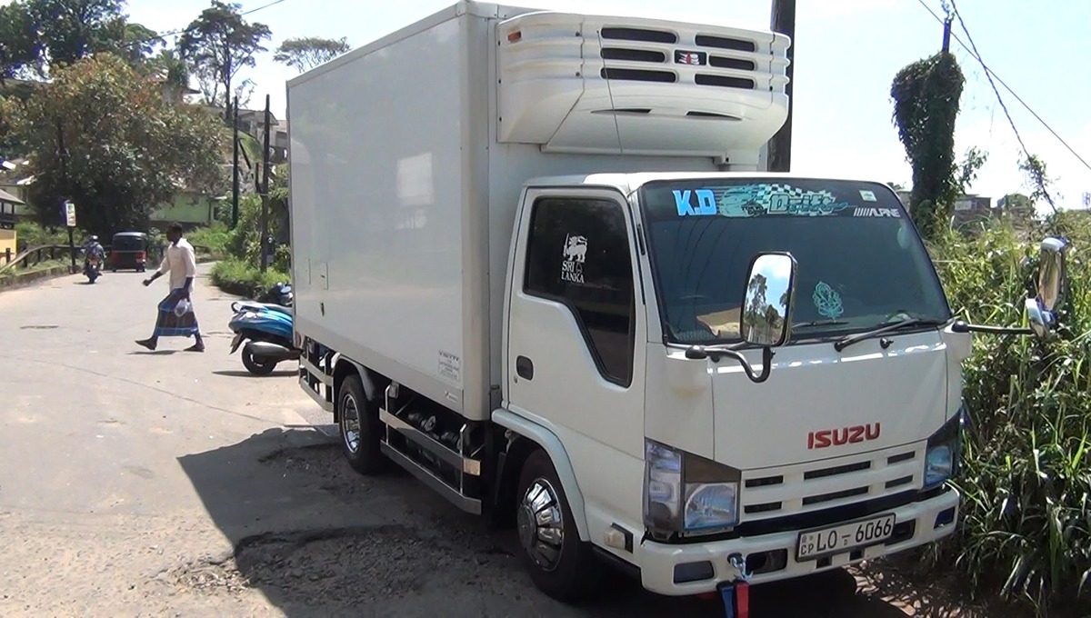 குப்பையை வீசியவர்களுக்கு நீதிமன்றம் கொடுத்த வித்தியாசமான தண்டனை.