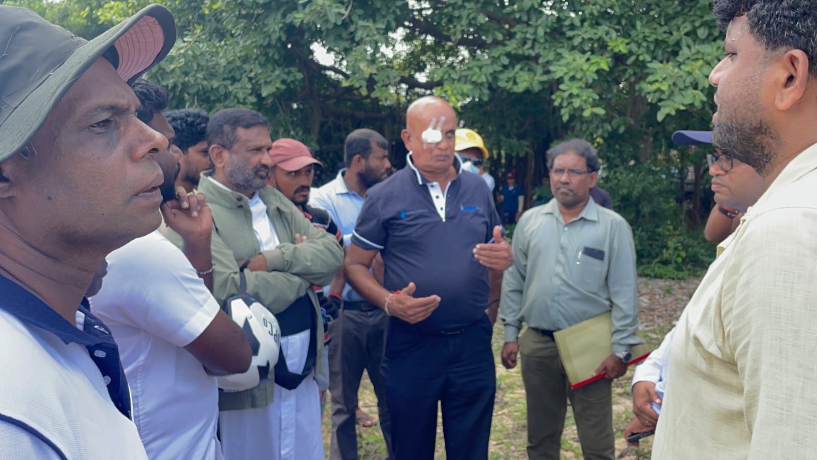 மன்னாரில் கனிய மணல் அகழ்வுக்கு எதிராக போராடுபவர்களுக்கு   மன்னார்  நீதிமன்றம் பிறப்பித்துள்ள தடையுத்தரவு.