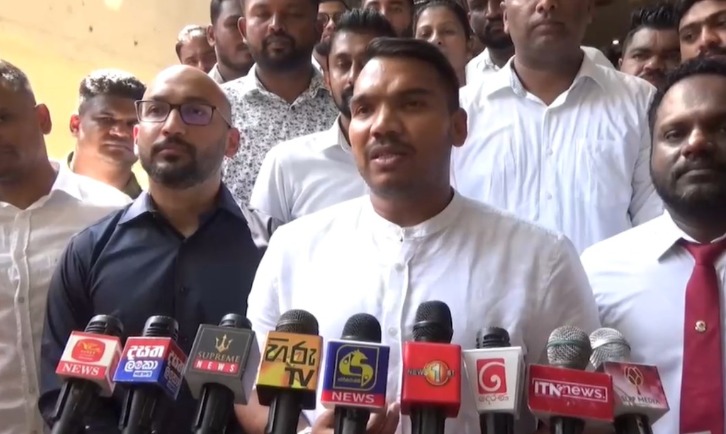 “ஜனாதிபதி விரும்பினால் இரண்டரை ஆண்டுகளில் அரசாங்கத்தை கலைக்க முடியும் – நாட்டை பொறுப்பேற்க நான் தயாராக இருக்கிறேன்”  நாமல் ராஜபக்ச!