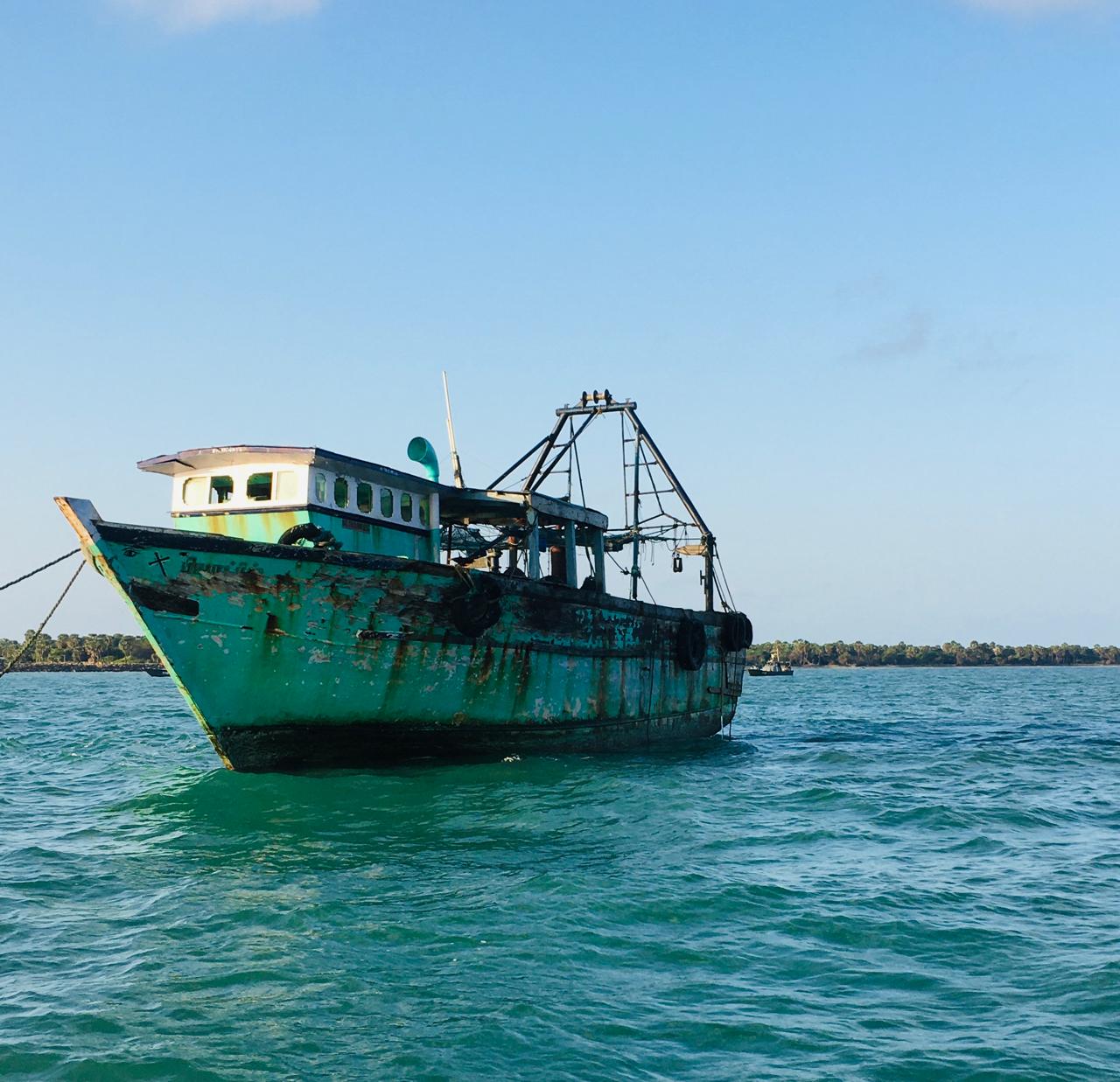 இலங்கை கடற்பரப்பிற்குள் 32 இந்திய மீனவர்கள் கைது