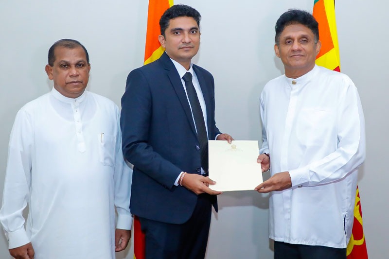 நாடாளுமன்ற உறுப்பினர் பிரசாத் சிறிவர்தன, எதிர்க்கட்சித் தலைவரின் ஊடகப் பேச்சாளர் பதவிக்கு.